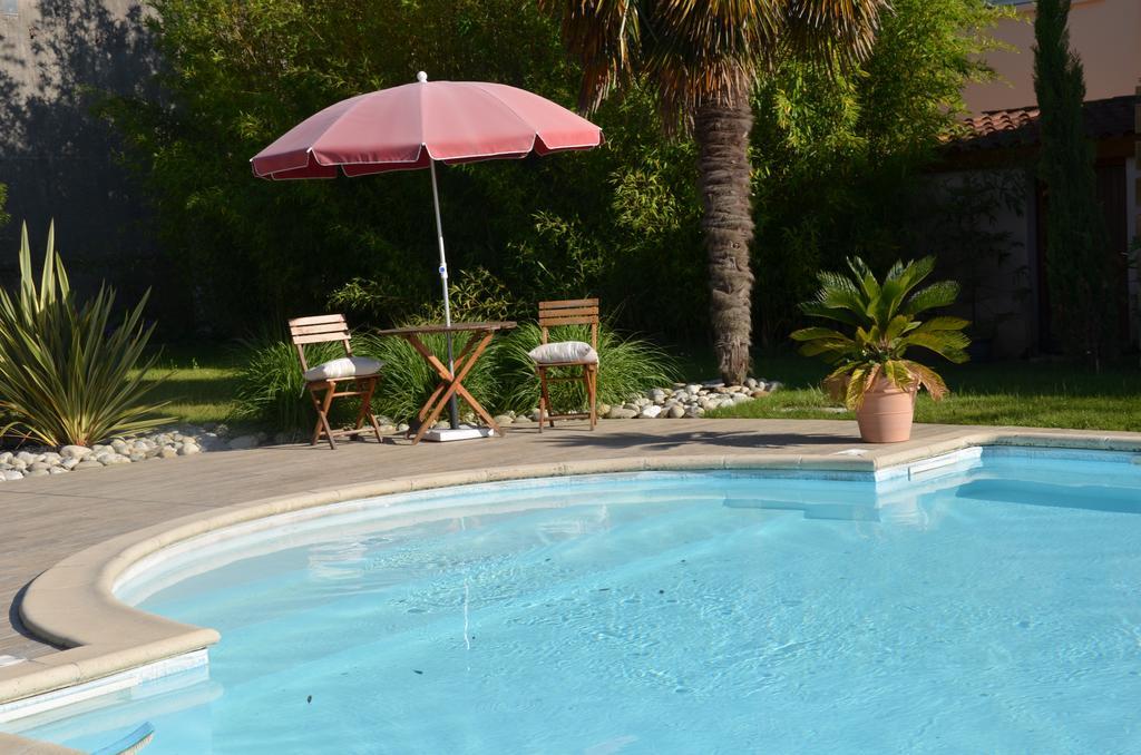Chambre D'Hotes Et Spa Agen Exteriör bild