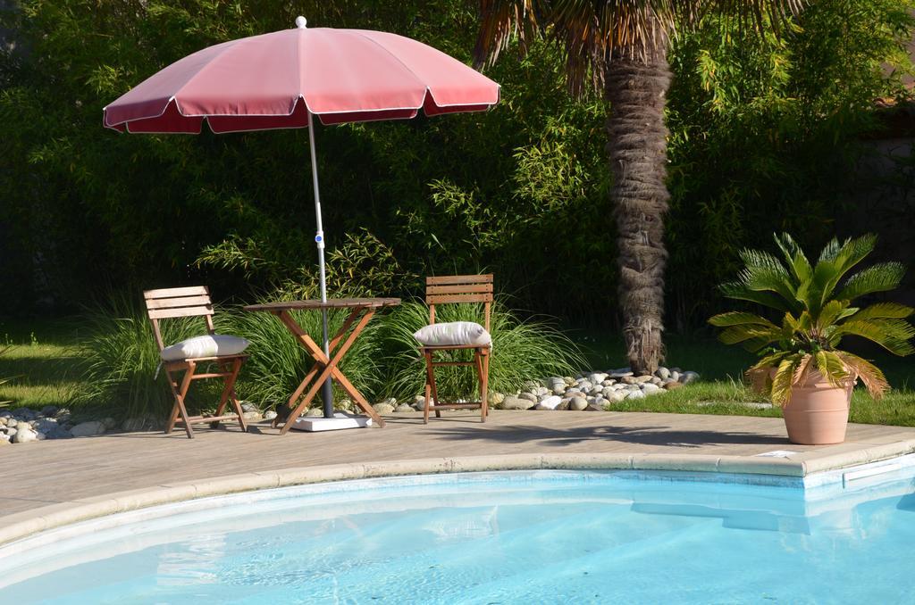 Chambre D'Hotes Et Spa Agen Exteriör bild